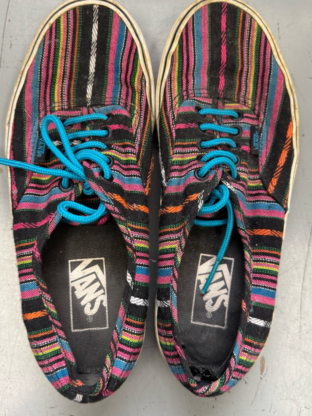 Vans Low Top Sneakers skater shoes Black with multi color Stripes size 7 / 8 1/2